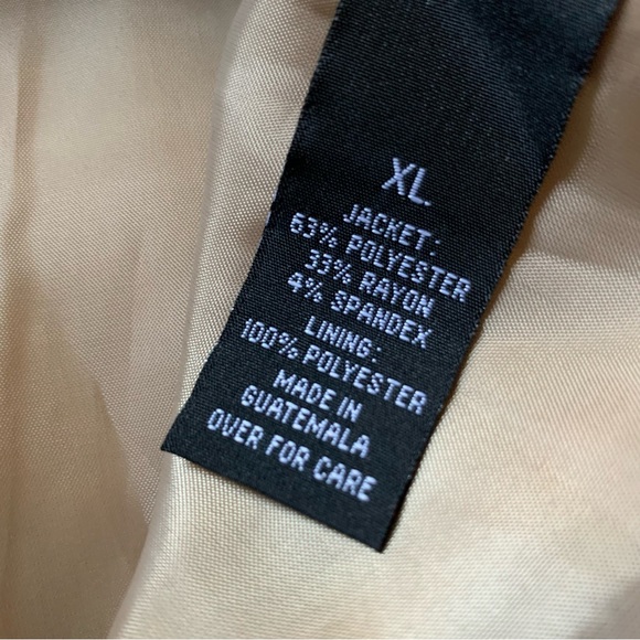 v i n t a g e :: Y2K Sophisticated Mod Classy Neutral Blazer - Picture 6 of 10